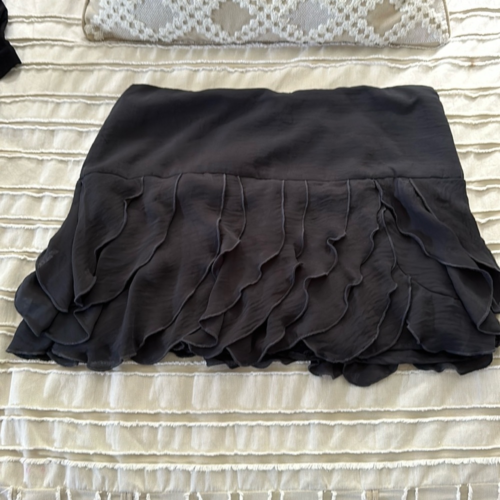 MNG by Mango Charcoal/black  Petal Skirt Size 7
